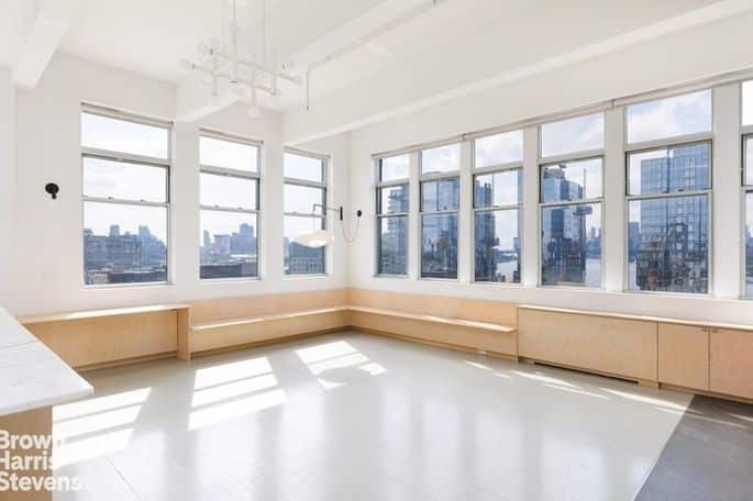 Lena Dunham's unstaged, unfurnished apartment doesn't look all that special.